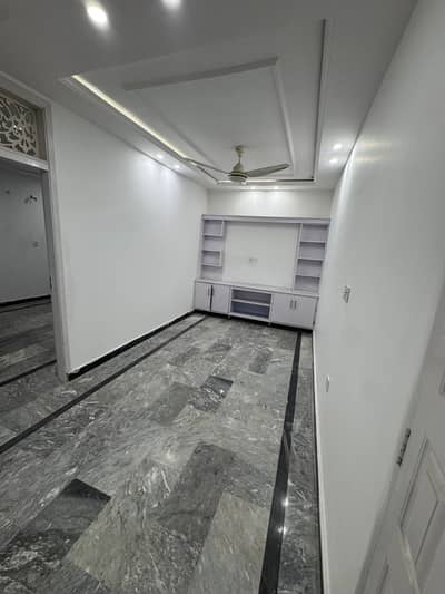 Non Furnished 2 Bedroom Flat Available For Rent