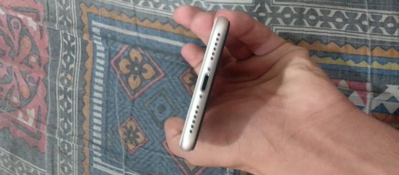 Apple iPhone SE 0