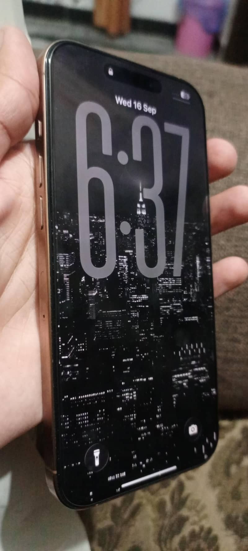 Apple iPhone 16 Pro Max 2