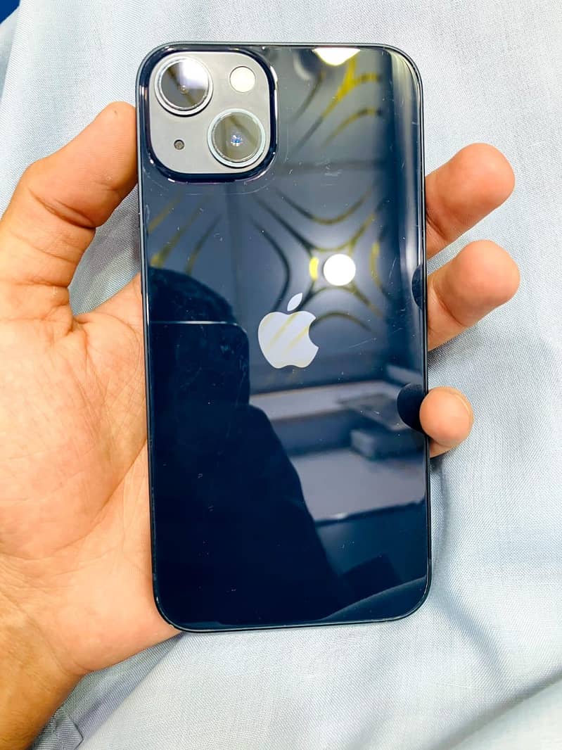 Apple iPhone 13 0