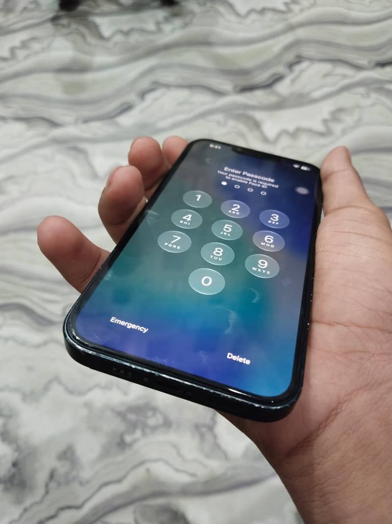 Apple iPhone 13 3
