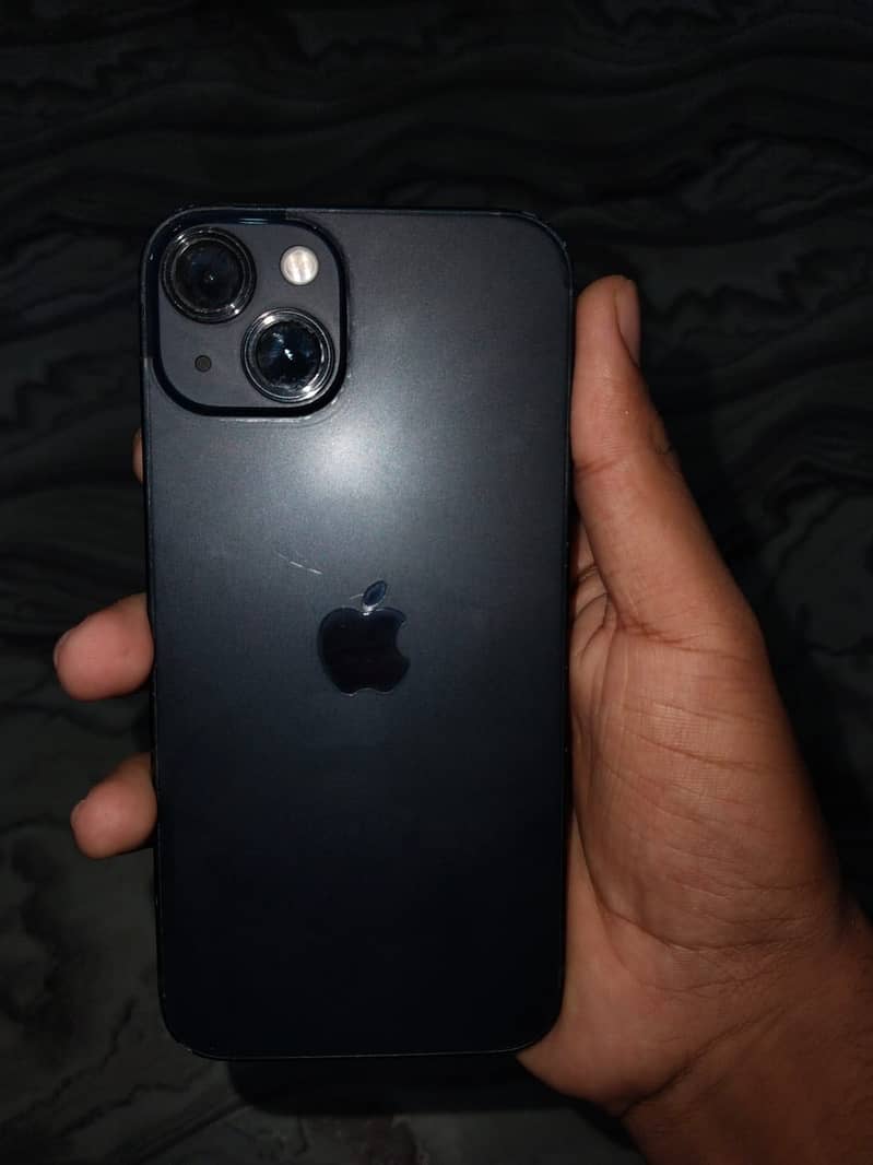 Apple iPhone 13 4