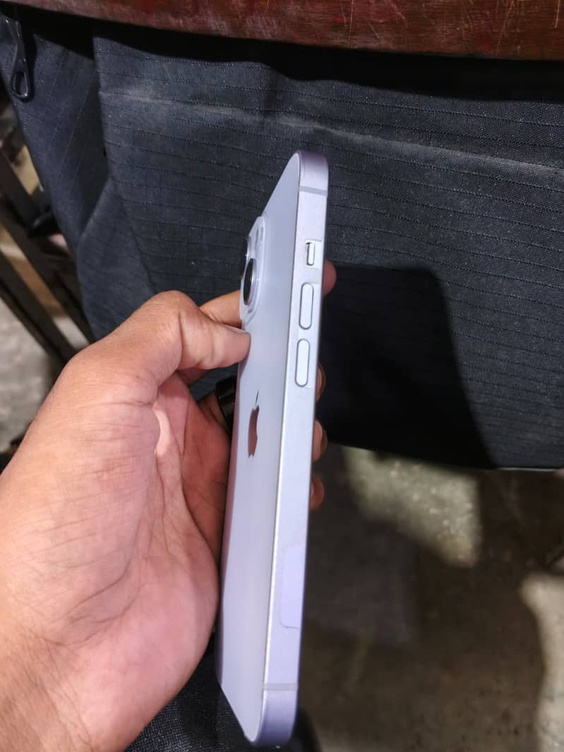 Apple 4