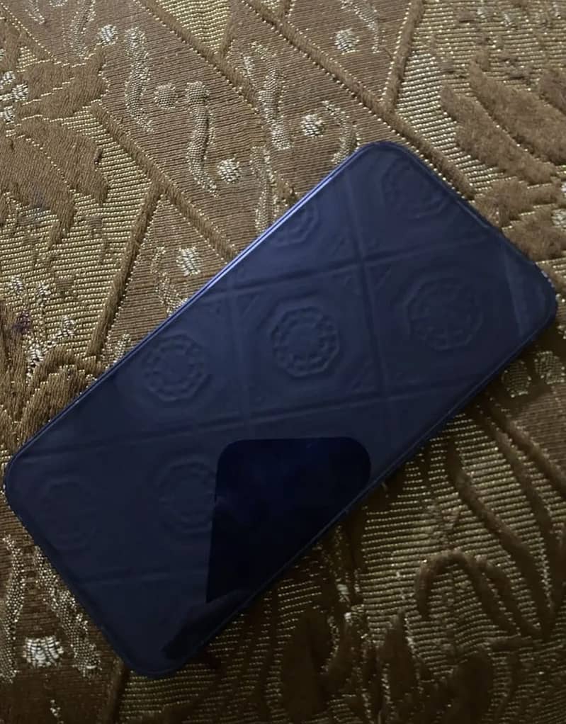Apple iPhone 13 4