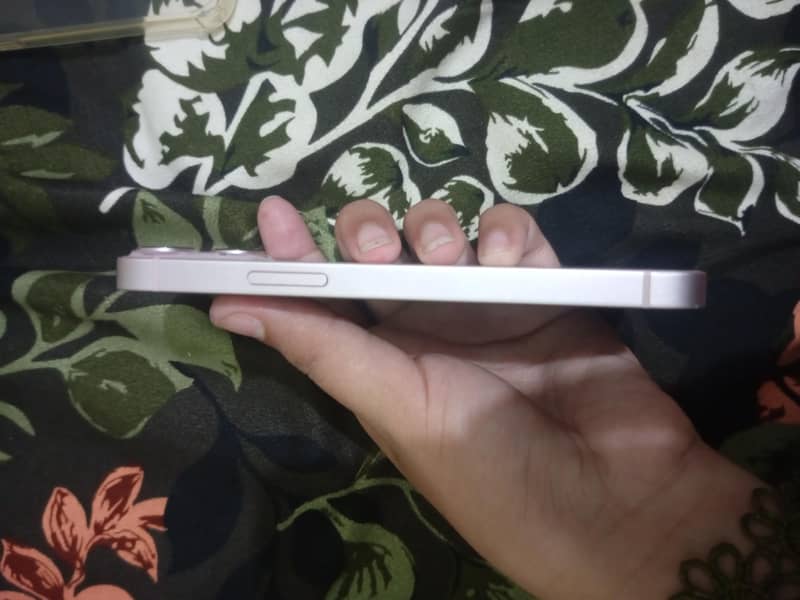 Apple iPhone 13 mini 4
