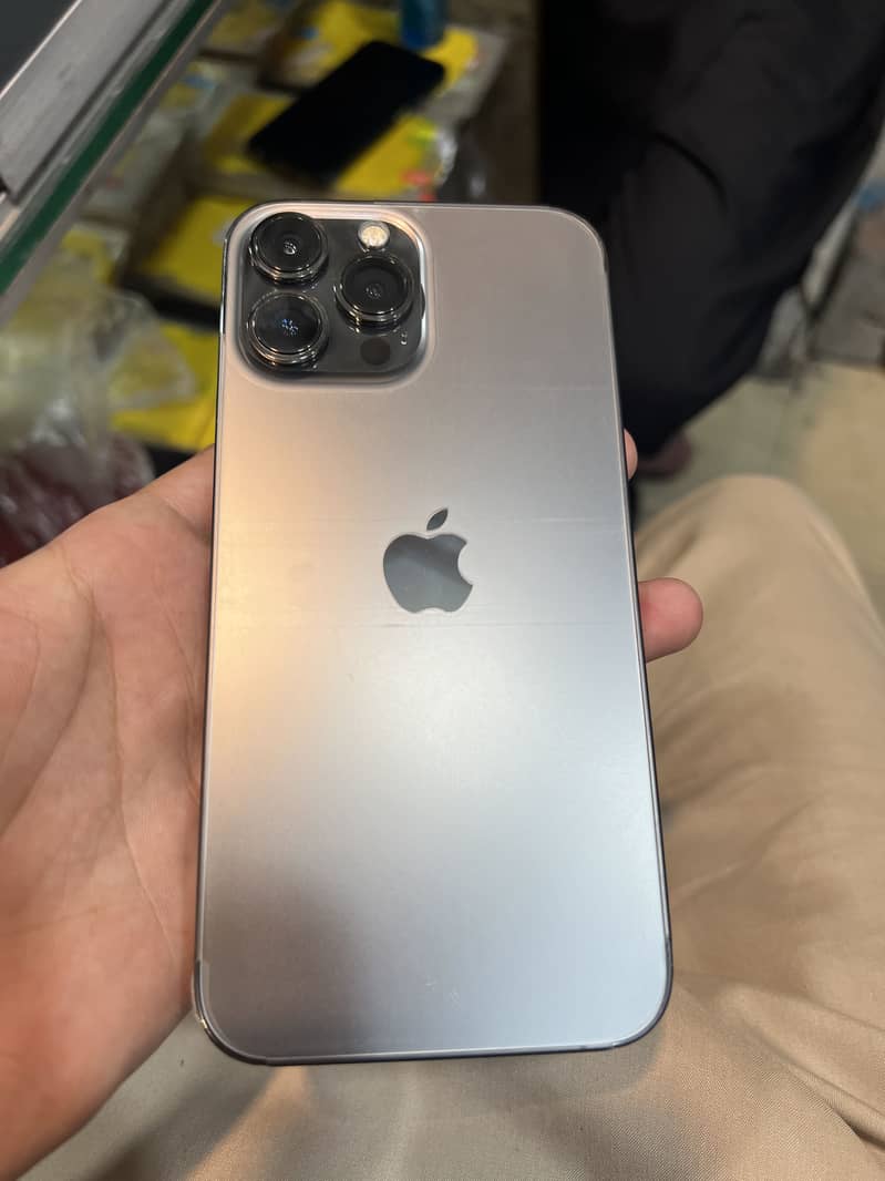Apple iPhone 13 Pro Max 1