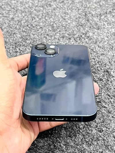 Apple iPhone 13