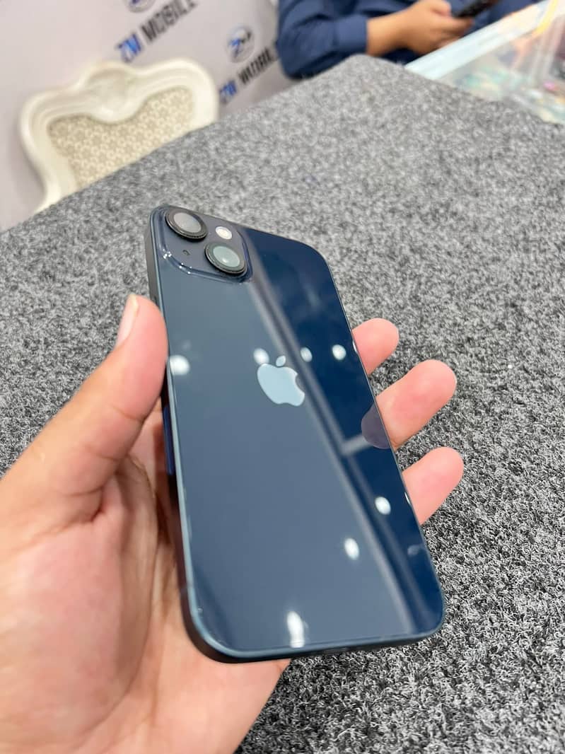 Apple iPhone 13 1