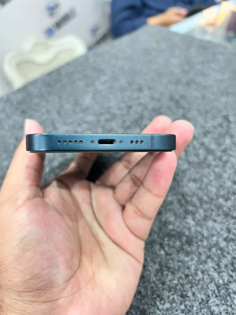 Apple iPhone 13 2