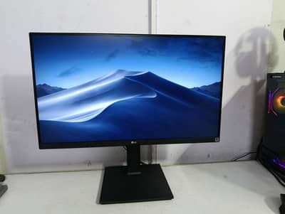 LG 27BK67u 27" 4K UHD IPS 3820x2160p Monitor with USB-C