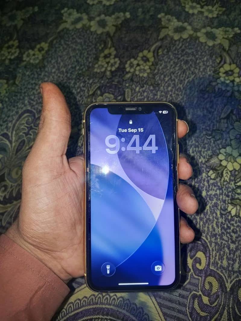 Apple iPhone 11 3