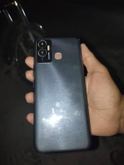 Infinix Hot 12