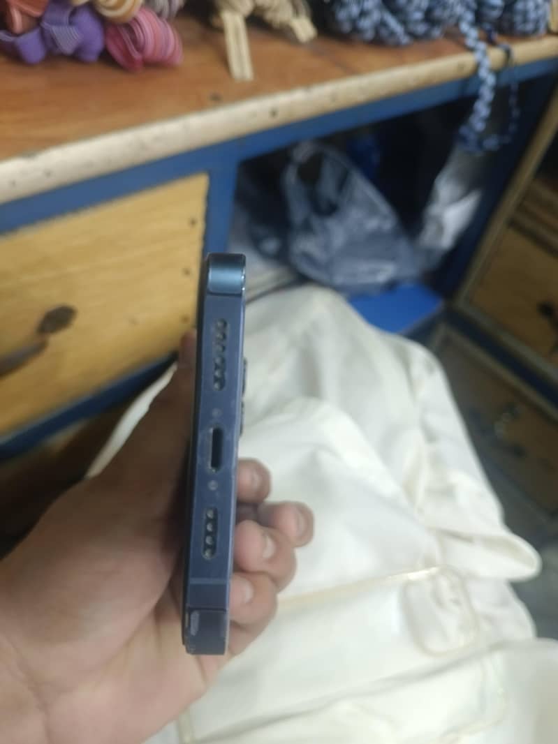 Apple iPhone 13 Pro Max 2