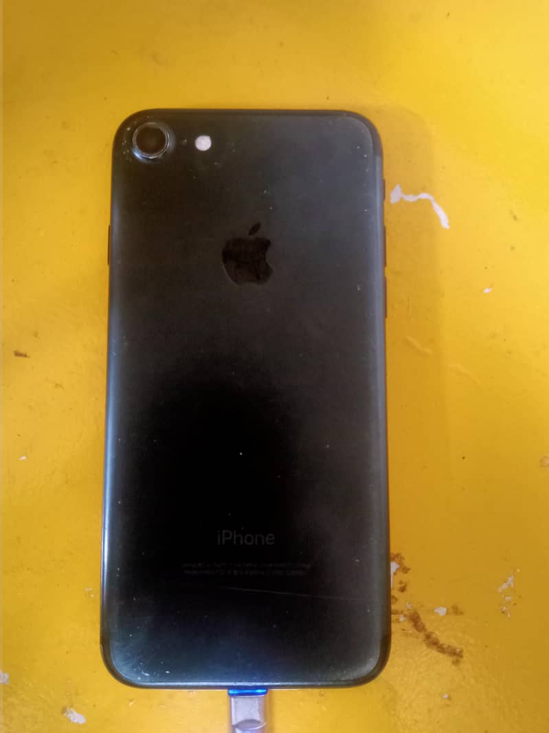 Apple iPhone 7 1