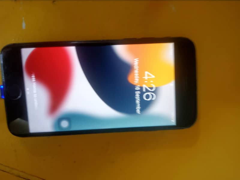 Apple iPhone 7 2
