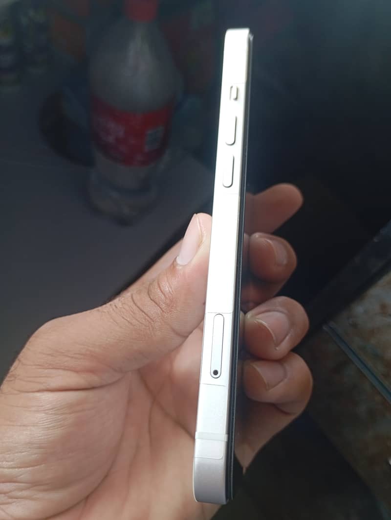 Apple iPhone 13 4