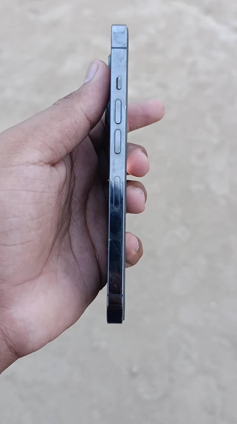 Apple iPhone 13 Pro 1