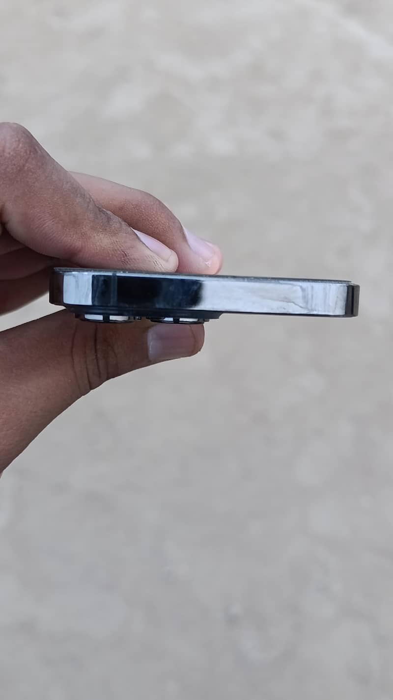 Apple iPhone 13 Pro 2