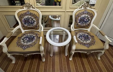 chair set with center table