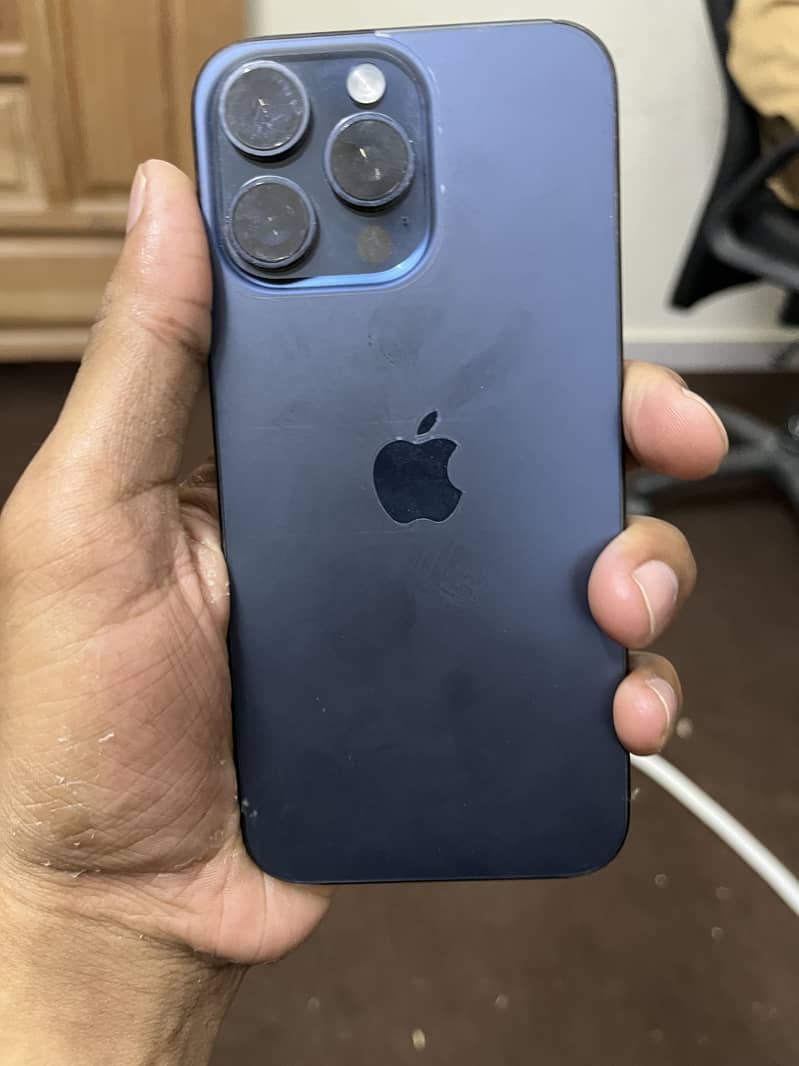 Apple iPhone 15 Pro Max 2