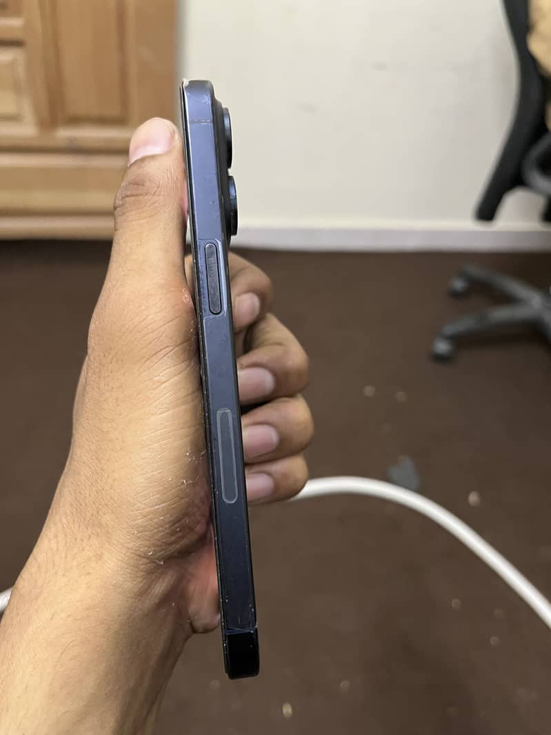 Apple iPhone 15 Pro Max 3