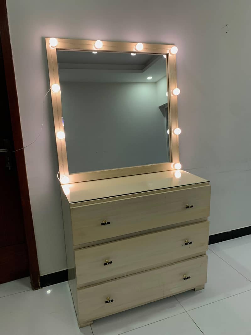 Dressing Table/Vanity 0