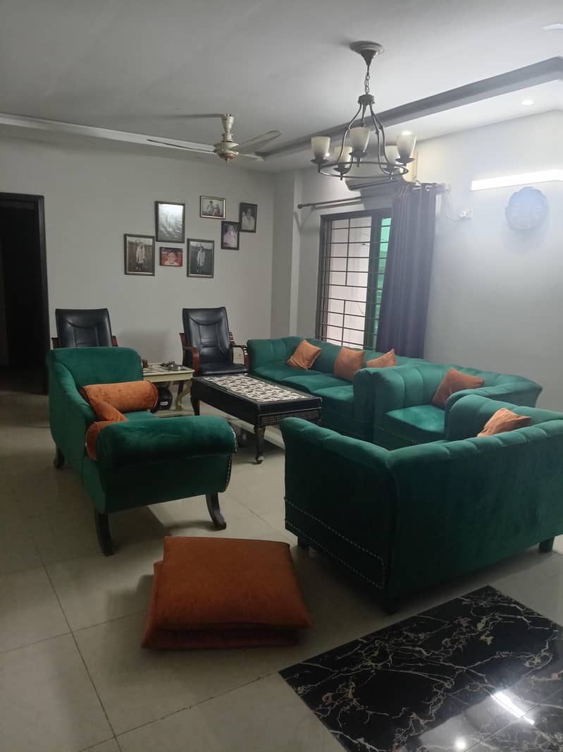 sofa set available without deewan. 2