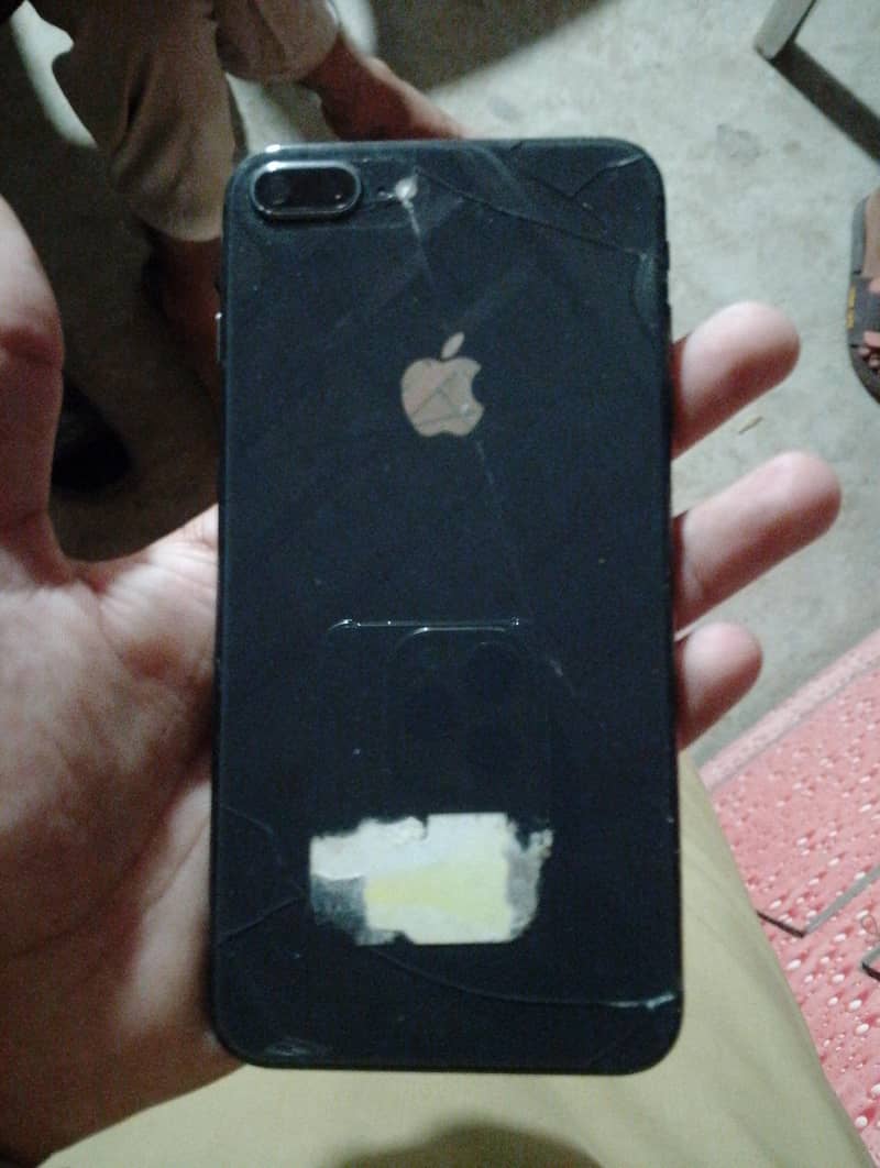 Apple iPhone 8 Plus 2