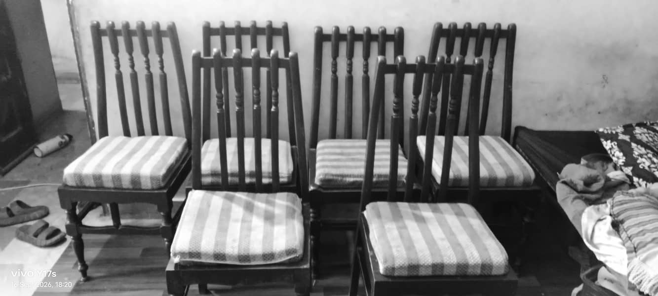 dining table with 6 chairs 4