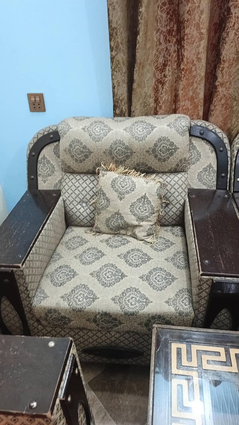 beautiful sofa set with table 8