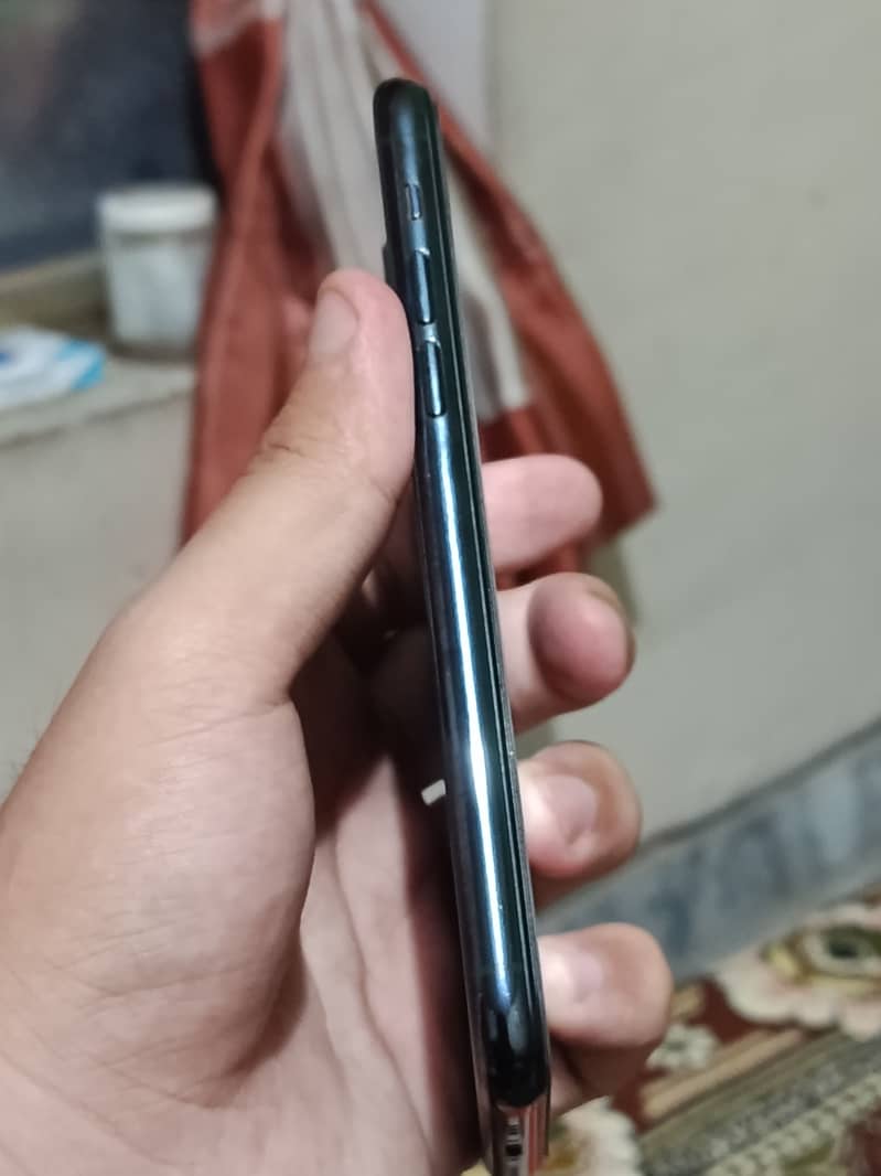 Apple iPhone 11 Pro(READ DESCRIPTION) 3