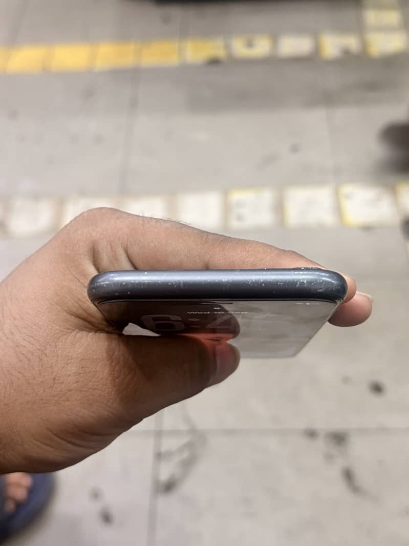 Apple iPhone 11 5