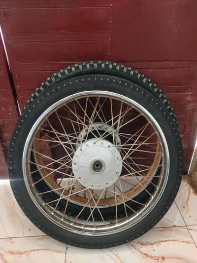 2 tyre Complete 70cC set Ok h bilkul Pese Final h Kam nh hoga