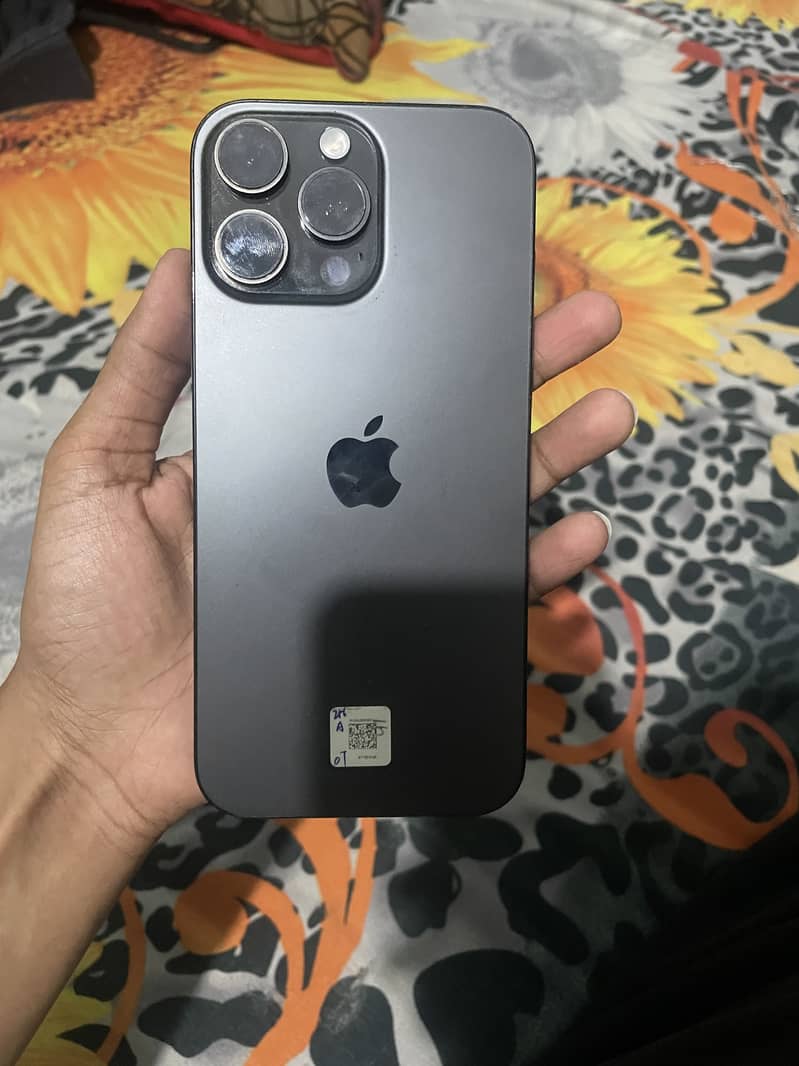 iPhone 16 Pro Max 3