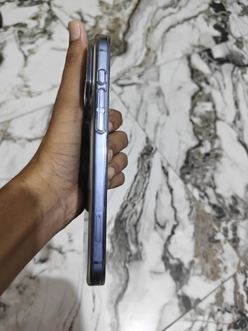 Apple iPhone 17 Pro Max 4