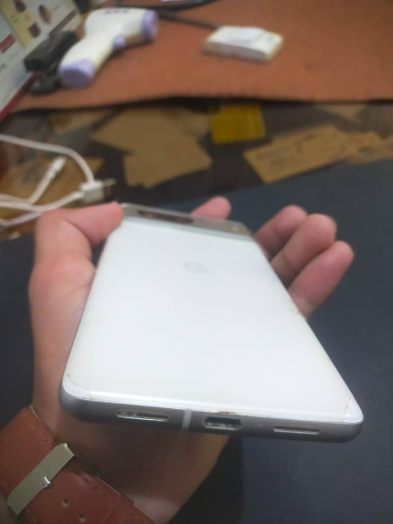 Google Pixel 7a 4