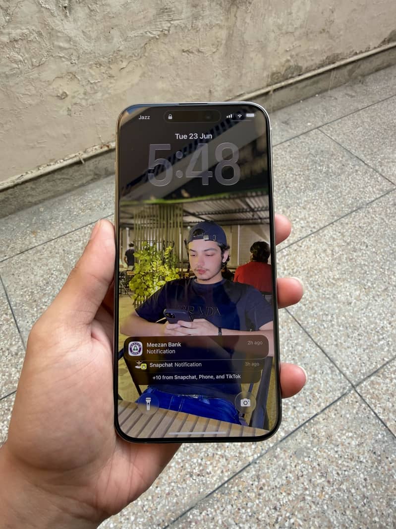 Apple iPhone 15 Pro Max 4