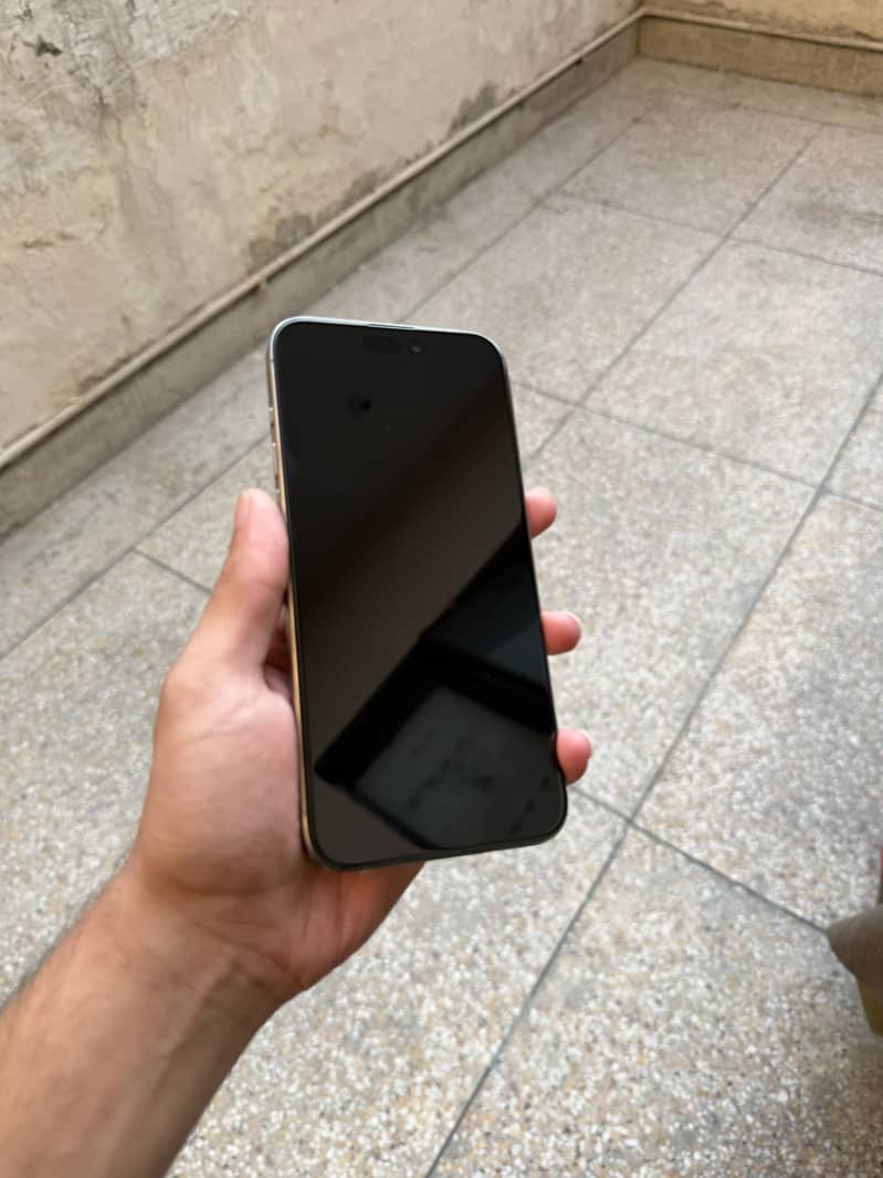 Apple iPhone 15 Pro Max 7