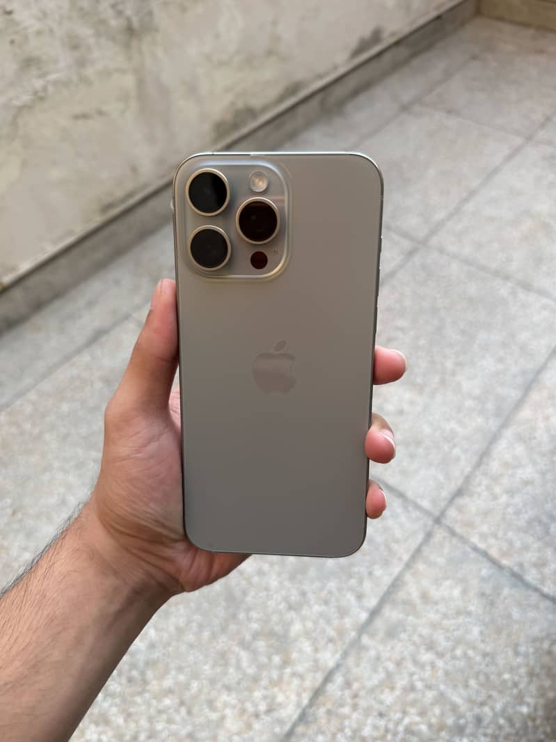 Apple iPhone 15 Pro Max 11