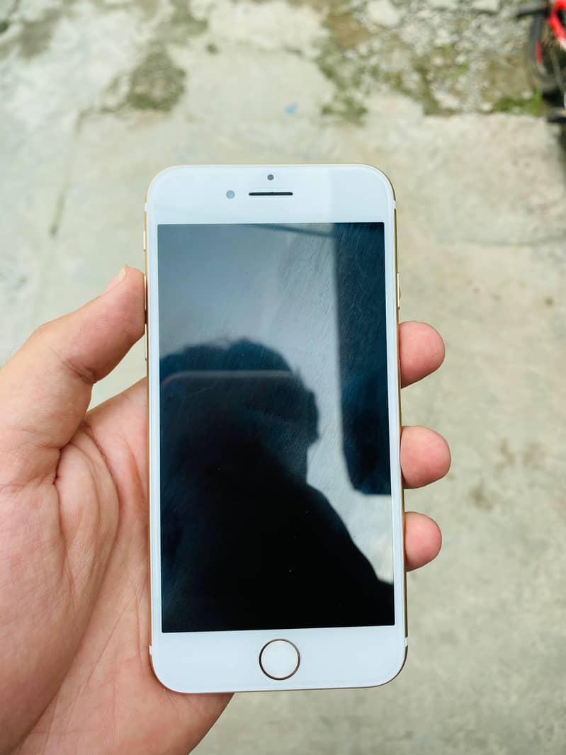 Apple iPhone 7 1