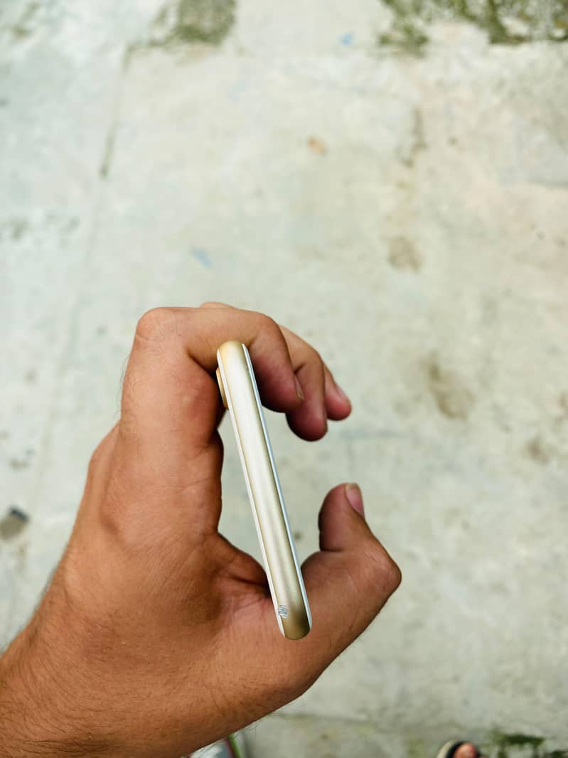 Apple iPhone 7 5