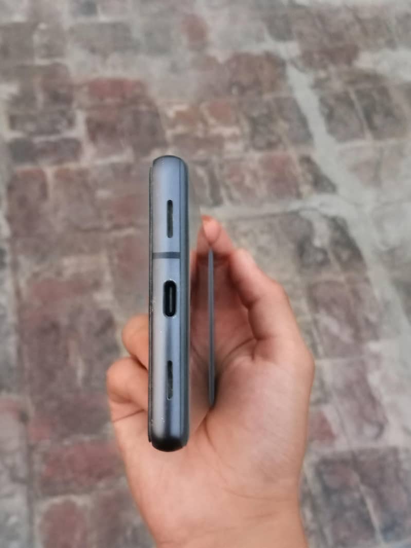Google Pixel 7a 5