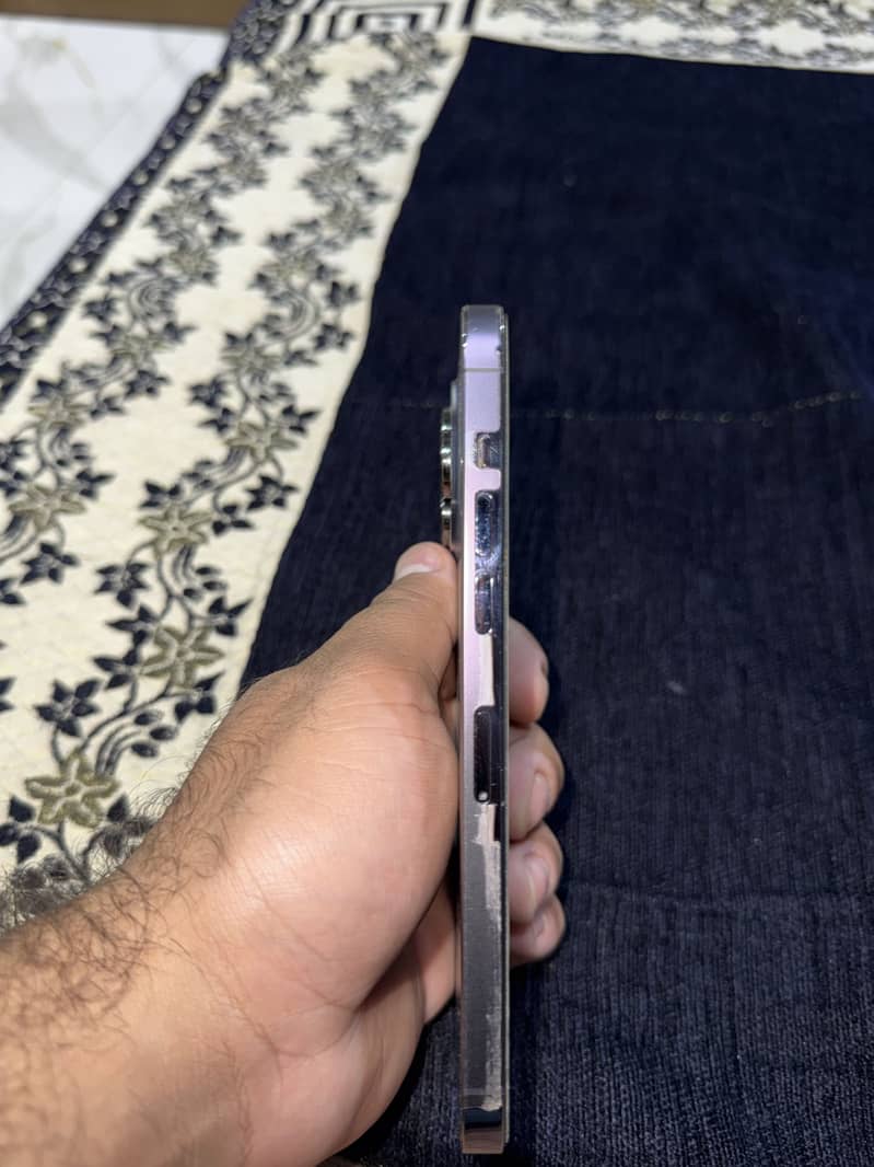 Apple iPhone 14 Pro Max 4