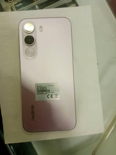 Realme c 100