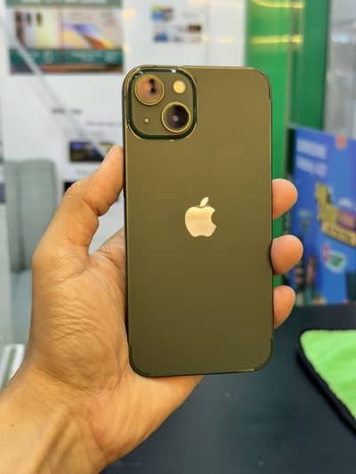 Apple iPhone 13