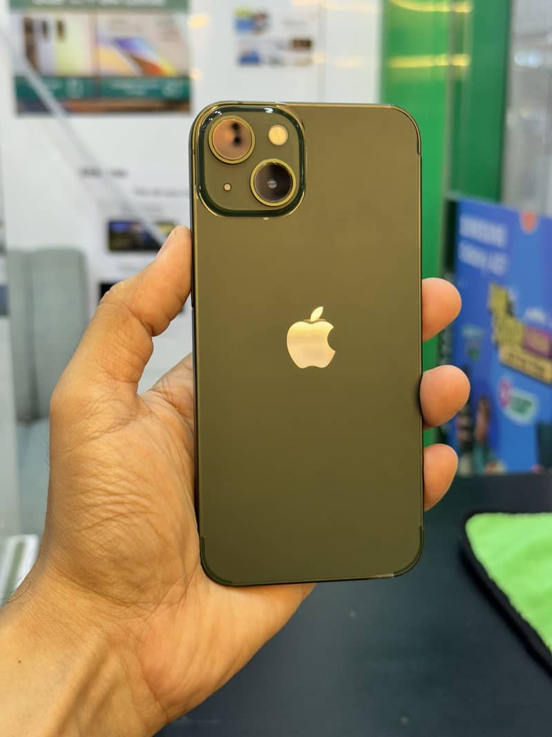 Apple iPhone 13 0