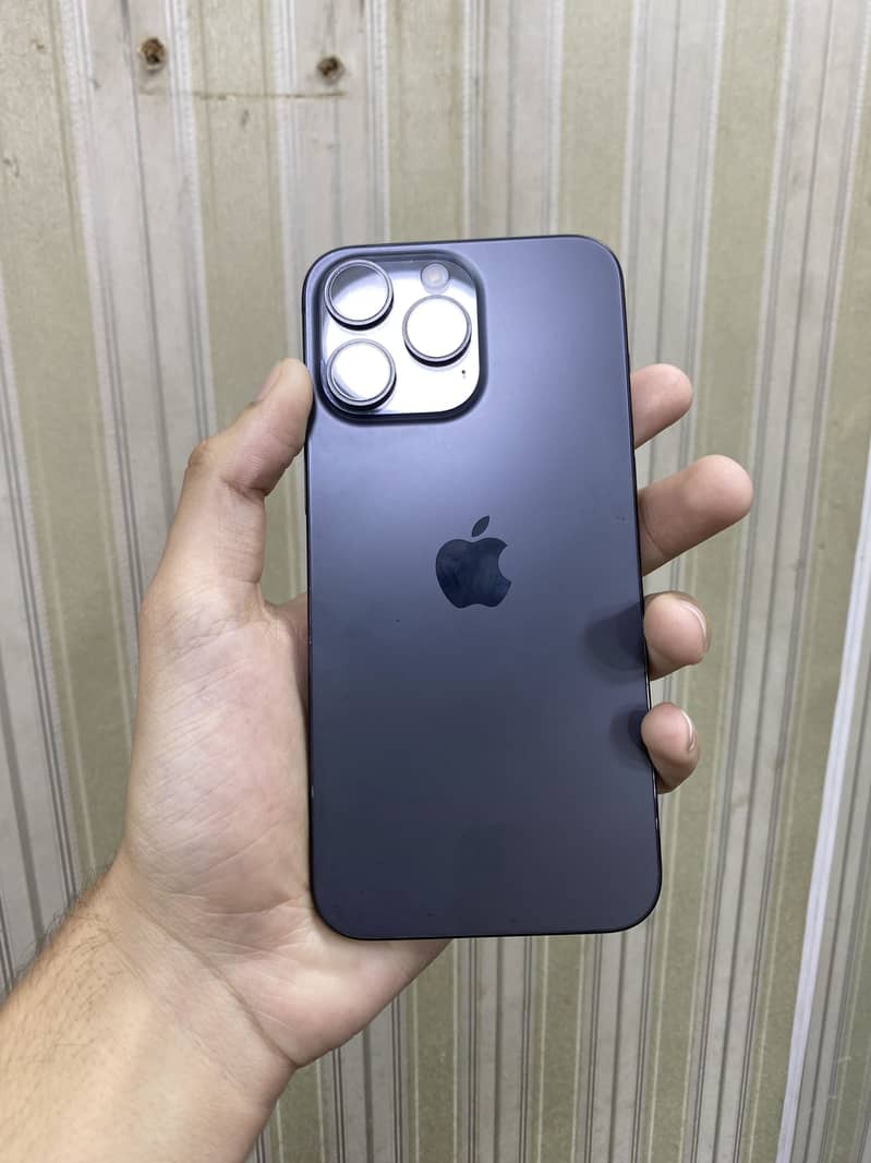 Apple iPhone 15 Pro Max 0