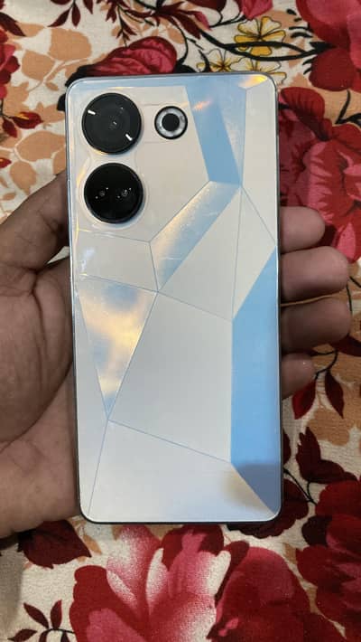 Tecno CAMON 20