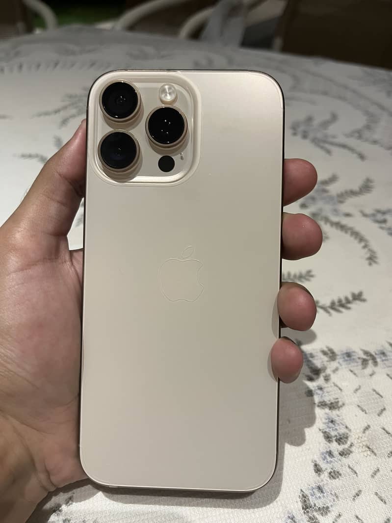 Apple iPhone 16 Pro Max 5