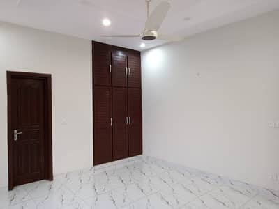 Separate Gate 1 Kanal Upper Portion available for Rent in DHA Lahore phase 4 Block EE